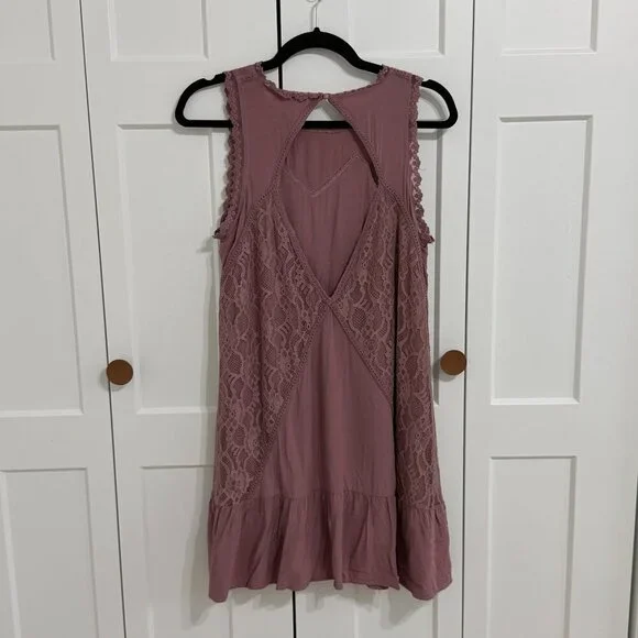 Altar’d State Mauve Lace Boho Shift Dress | Sleeveless Keyhole Back | Size Small - Picture 2 of 11